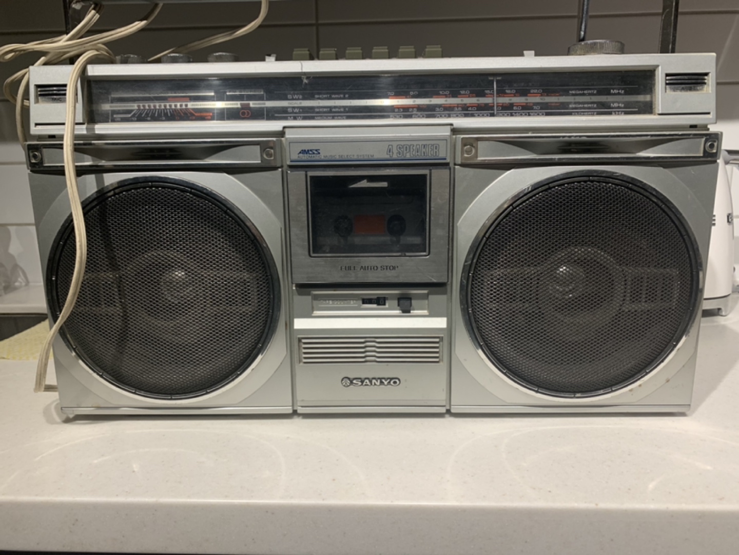 Sanyo M9935K Am Fm Shortwave Cassette Recorder Player Boombox thumbnail