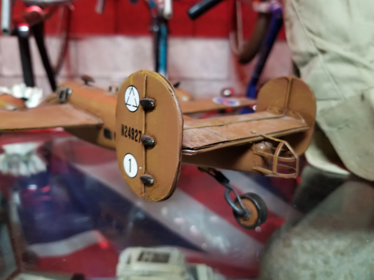 Tin Model Airplane Diamond lil WW2 B24 Bomber - photo 4