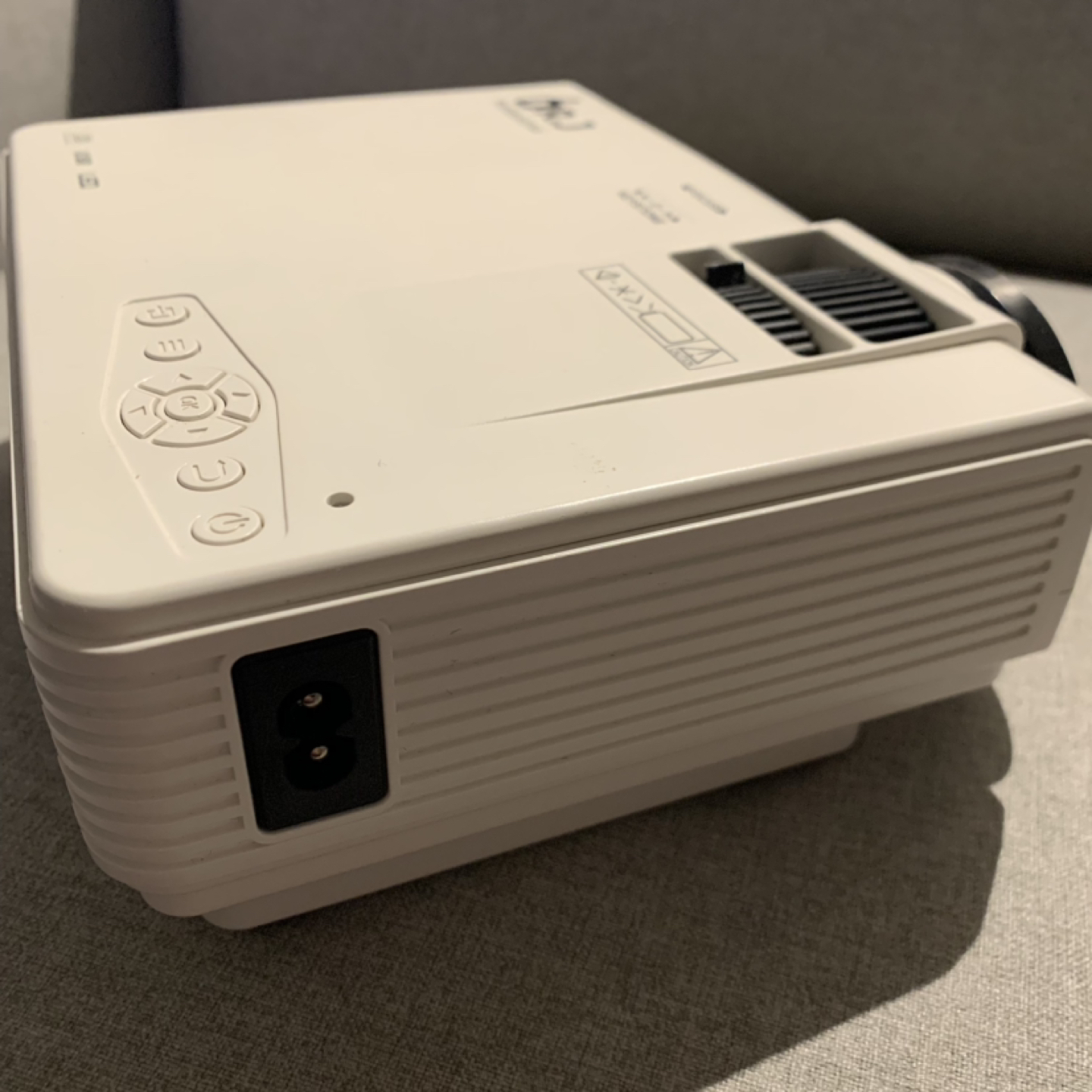 Mini home projector - photo 2