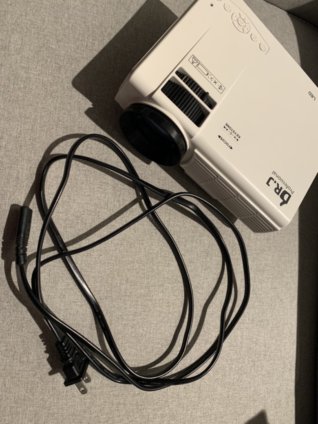 Mini home projector - photo 5
