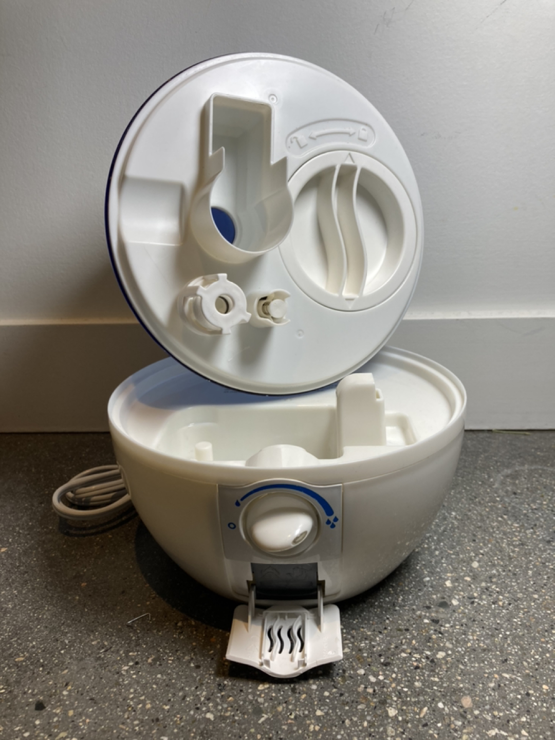 Vicks VUL520WC Filter-Free Ultrasonic Cool Mist Humidifier - photo 4