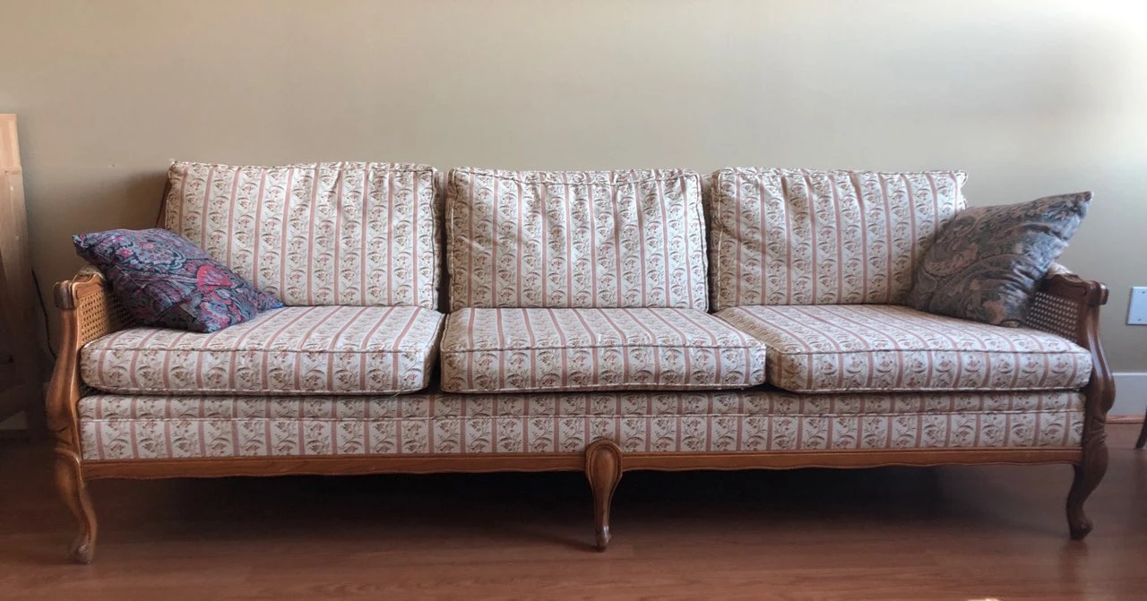 French Provincial Couch - photo 2