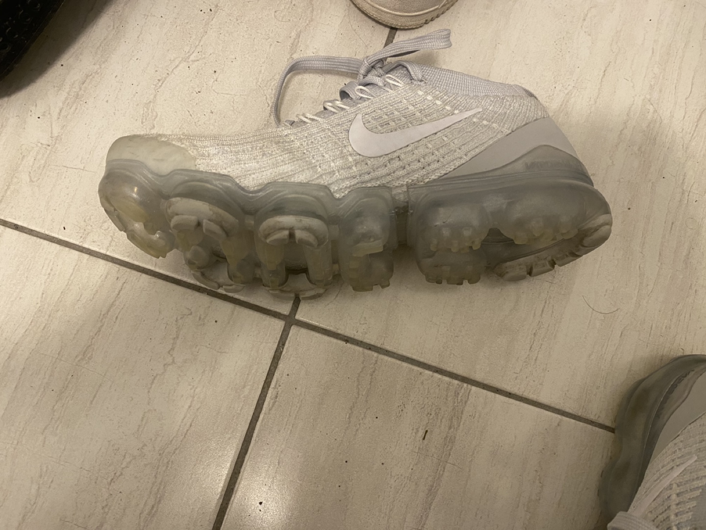 Nike Vapor max image indicator(2)