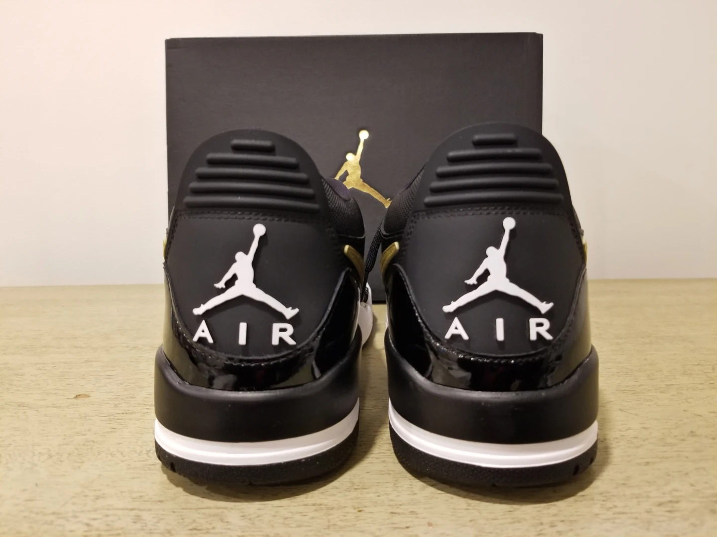 Air Jordan Legacy 312 Low Black Metallic Gold - photo 3
