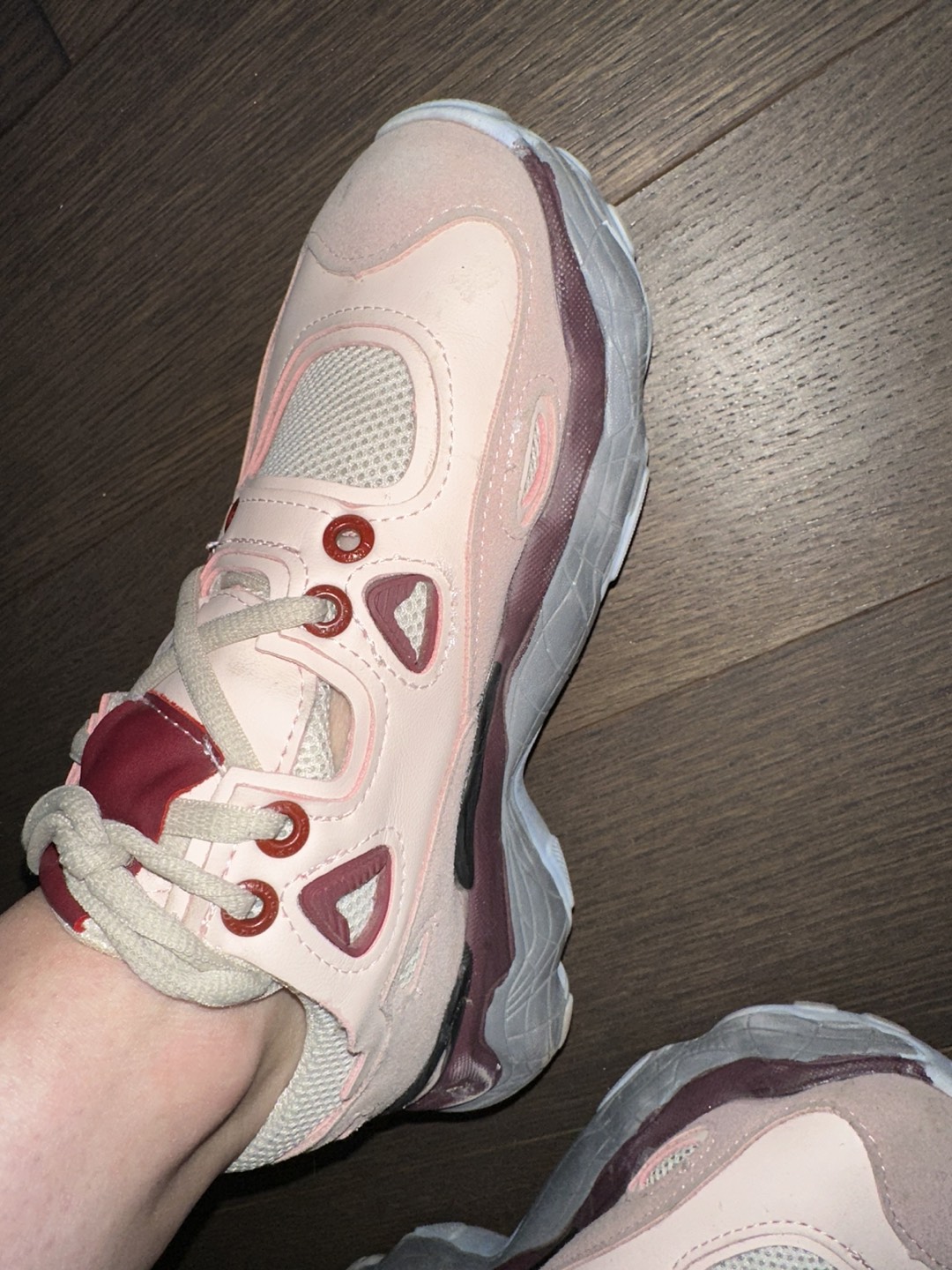 Pink shoes, very comfortable in a good condition thumbnail
