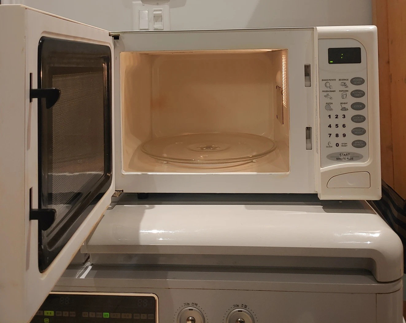 Microwave - photo 2