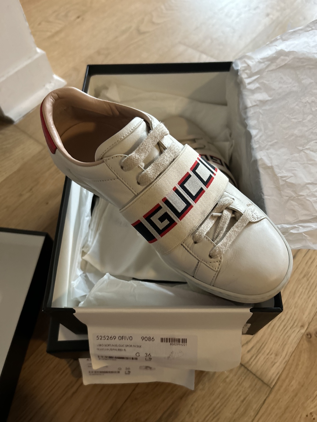 Gucci Sneaker image indicator(2)