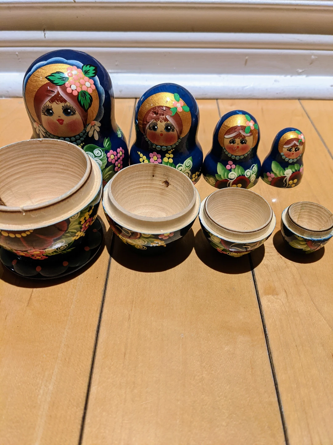 NESTING /RUSSIAN WOODEN DOLLS 4 image indicator(2)