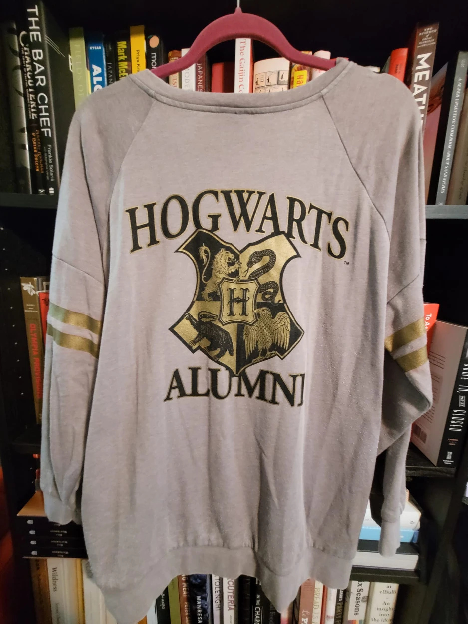 Last Chance - Hogwarts Alumni Sweatshirt image indicator(2)
