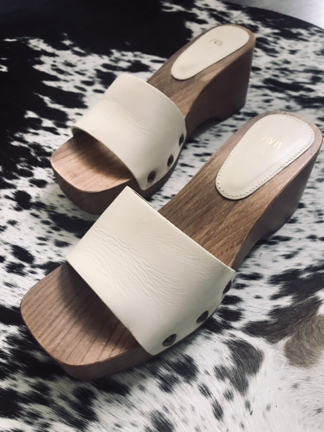 Wooden platform slides 6