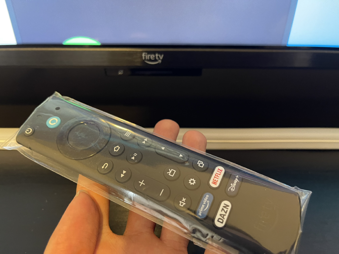 Amazon Fire TV 55" Omni Series smart
TV, hands-free with Alexa - photo 3