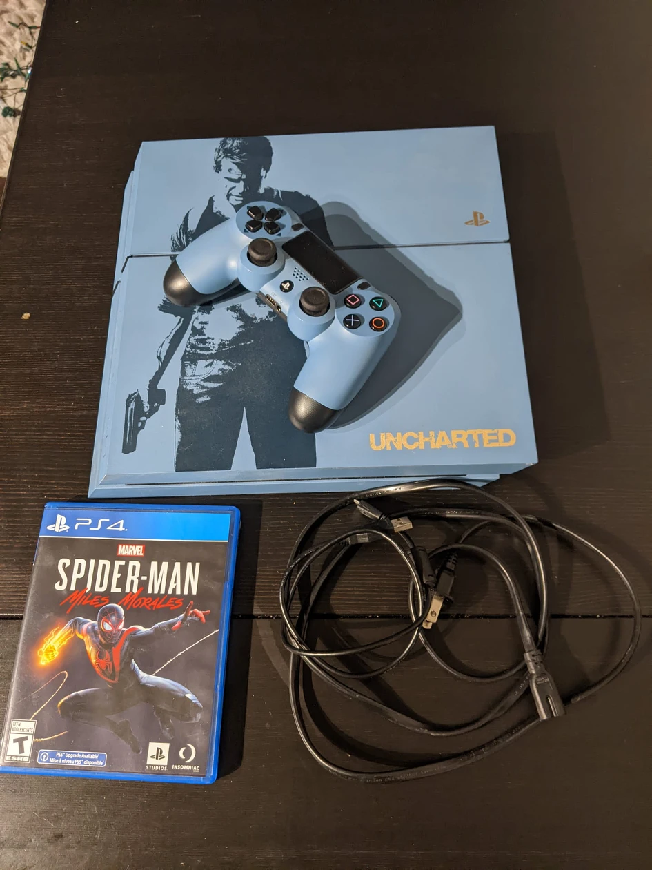 Limited PS4 slim thumbnail