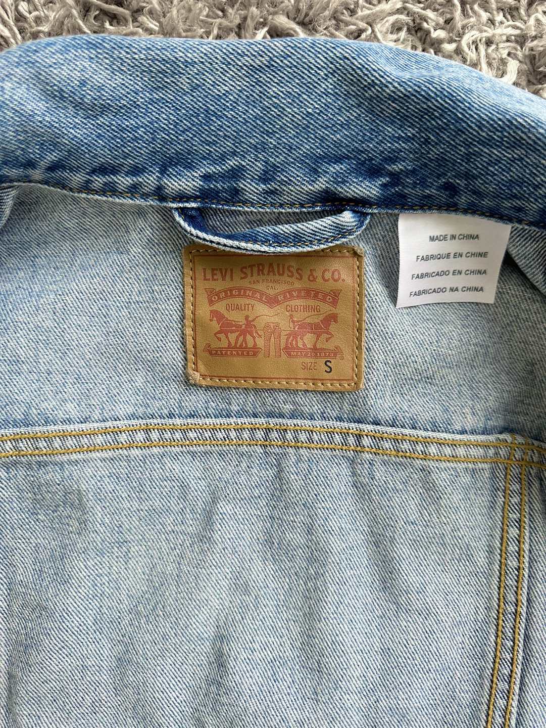 Levi's Women's Original Trucker Jacket image indicator(4)