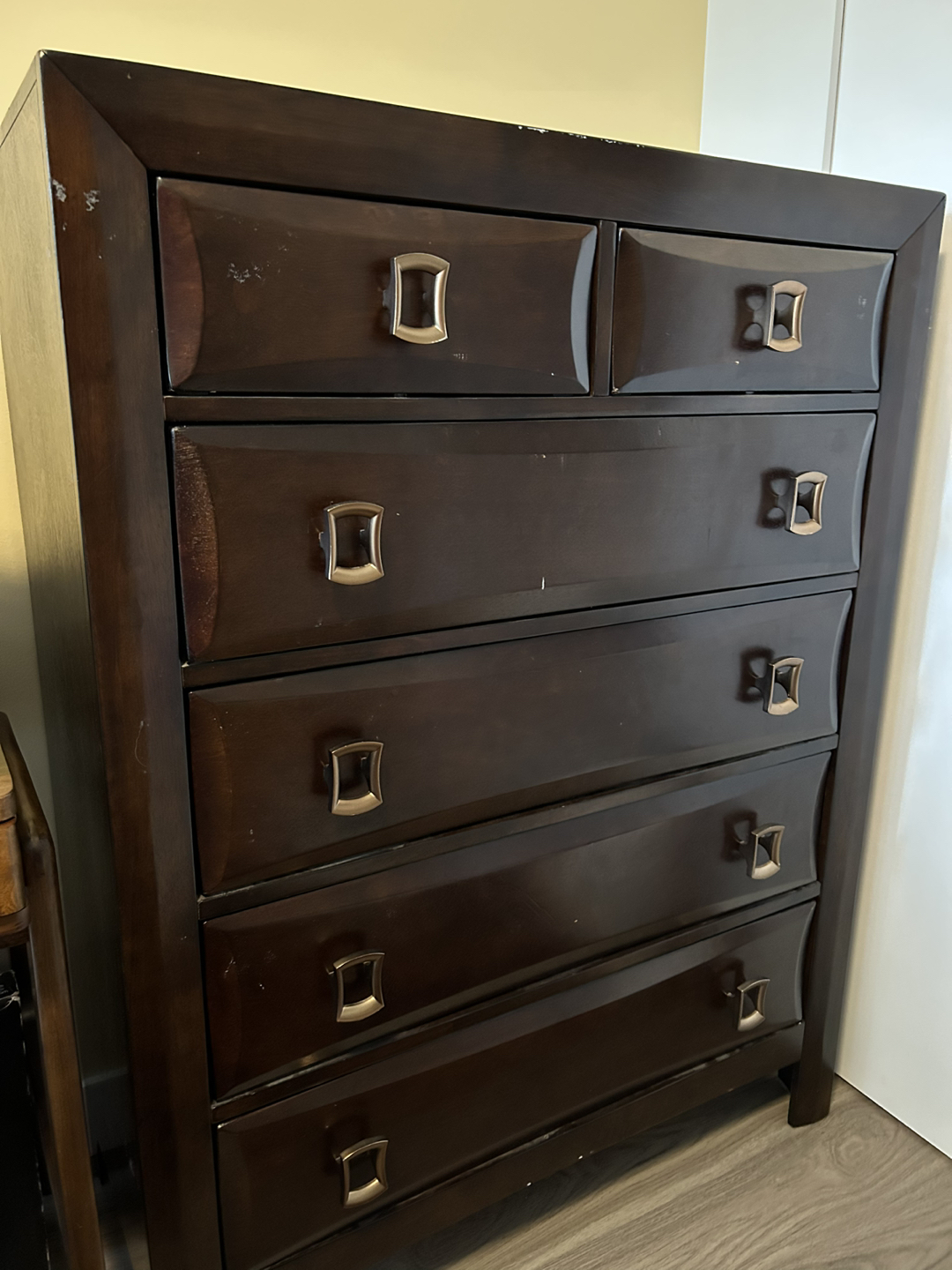 LARGE SOLID WOOD 6 DRAWER DRESSER - photo 2