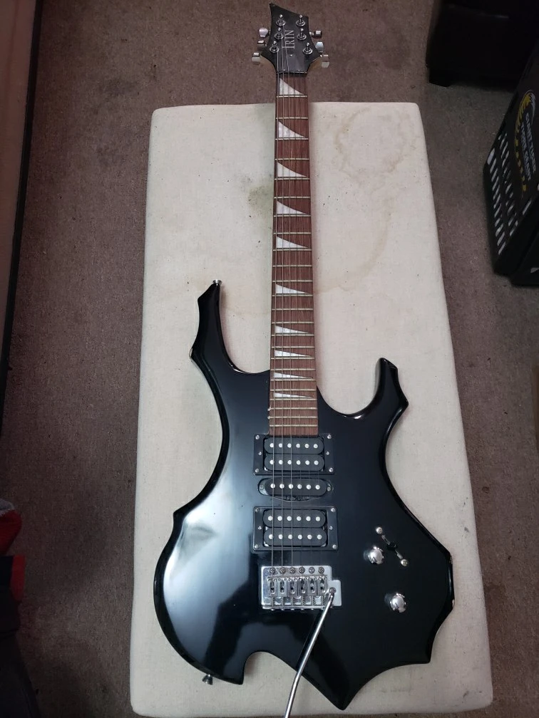 Irin 6 string Guitar thumbnail