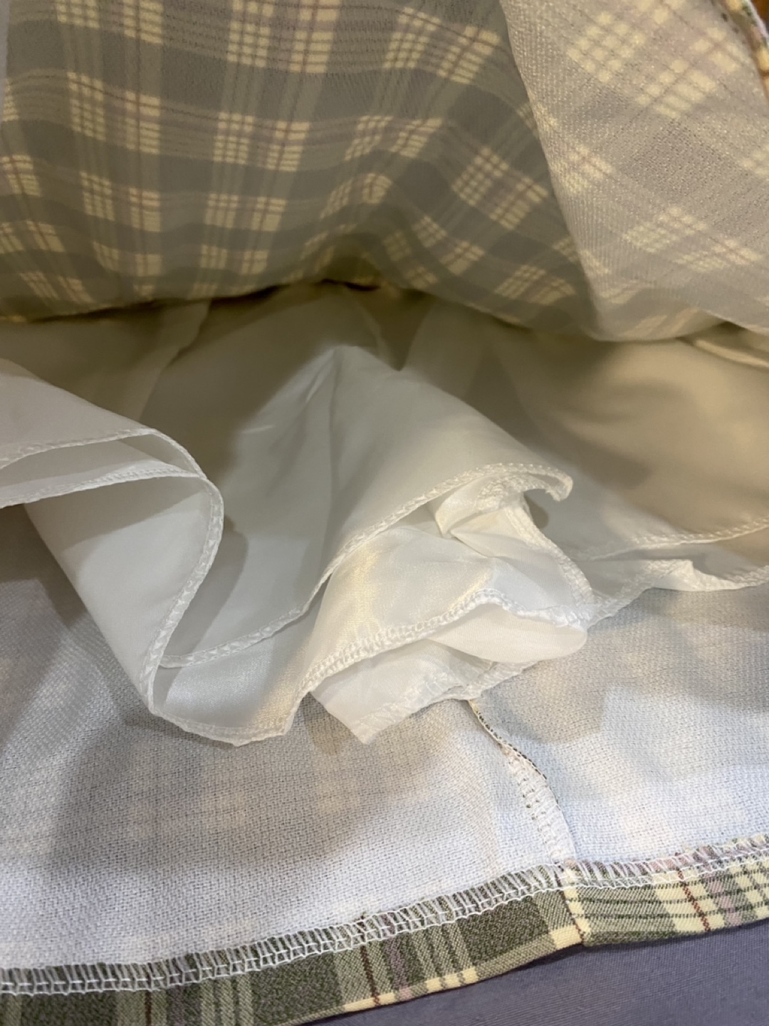 Green plaid skirt image indicator(3)