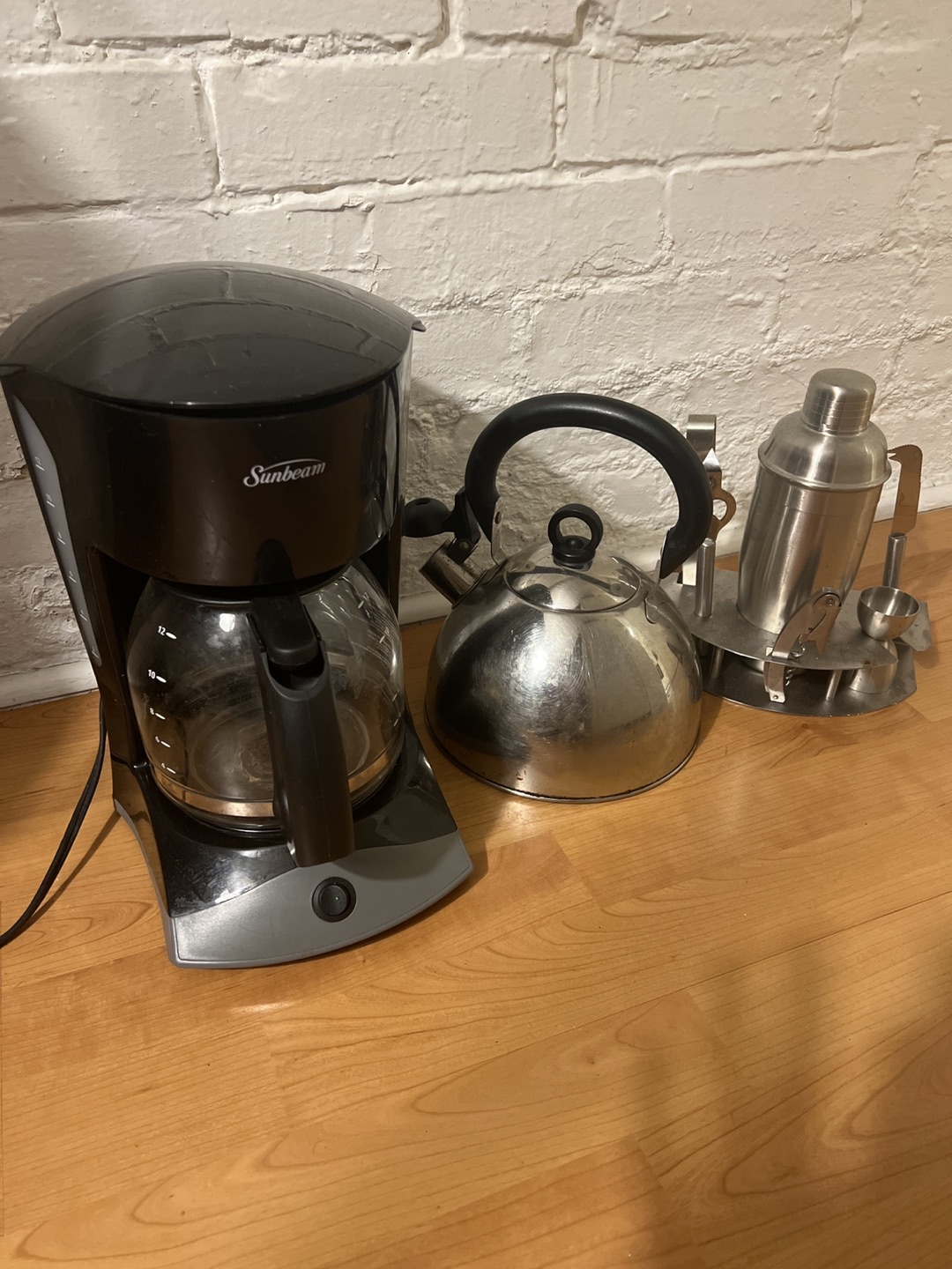 Used Kitchen Items & Small Appliances “moving sale” thumbnail