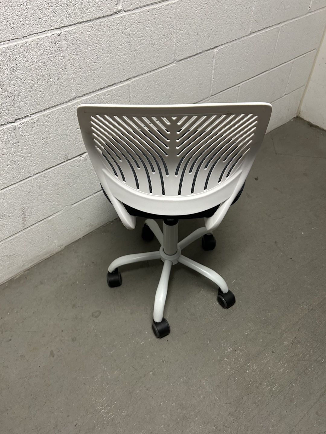 Office Chair - photo 3
