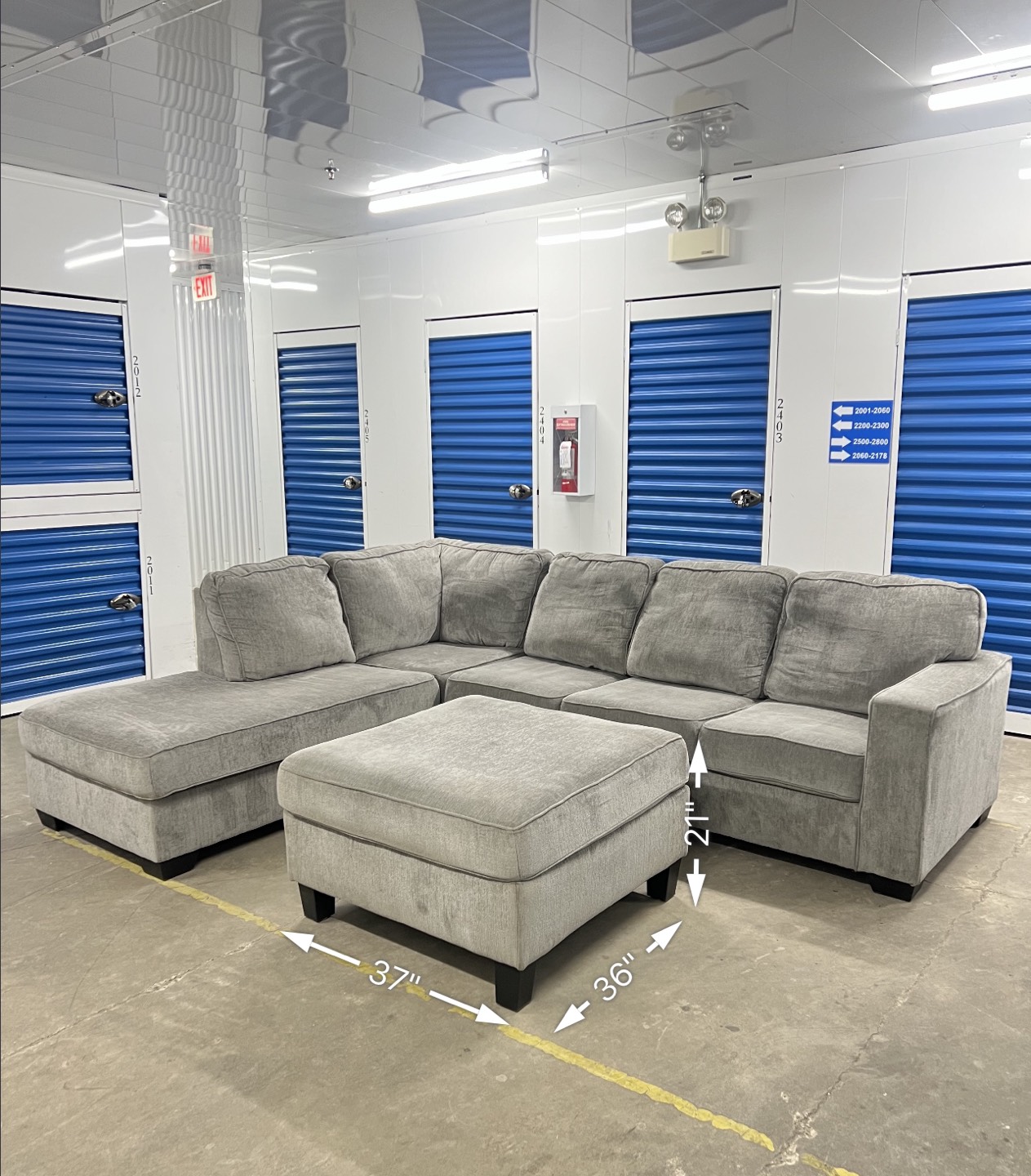 Modern Grey Sectional Couch / Sofa w/ Ottoman - Free Delivery!! - photo 3