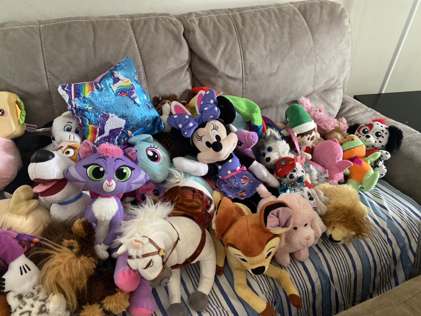 Bunch of stuffed animals - photo 2