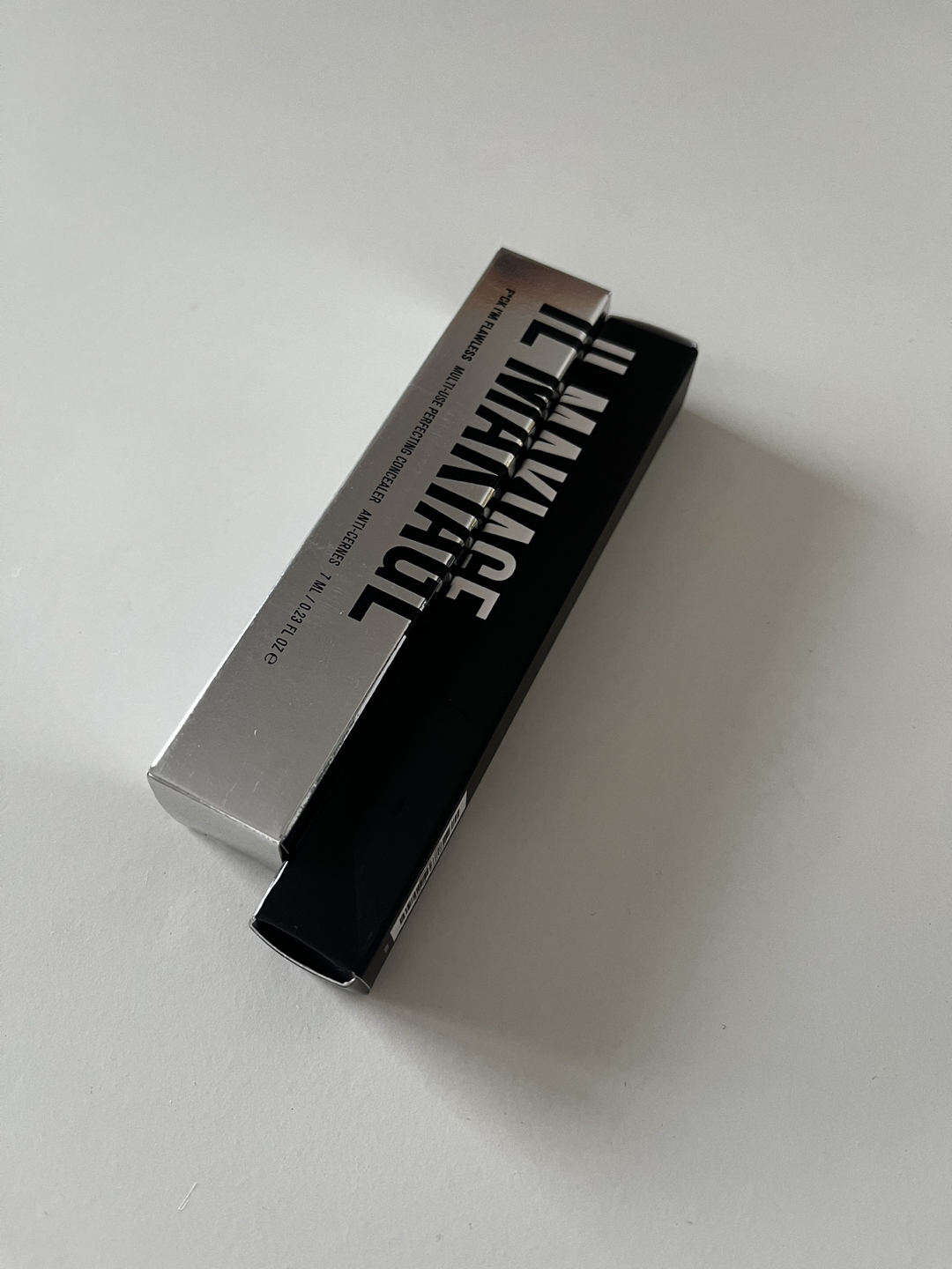 Il Makiage Concealer and Eye Liner thumbnail