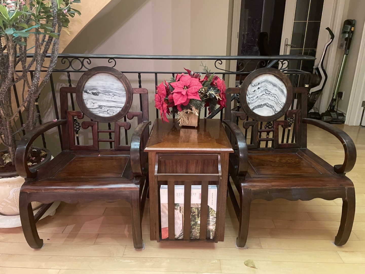 middle coffee table, wood, cheap sale $78 - photo 3
