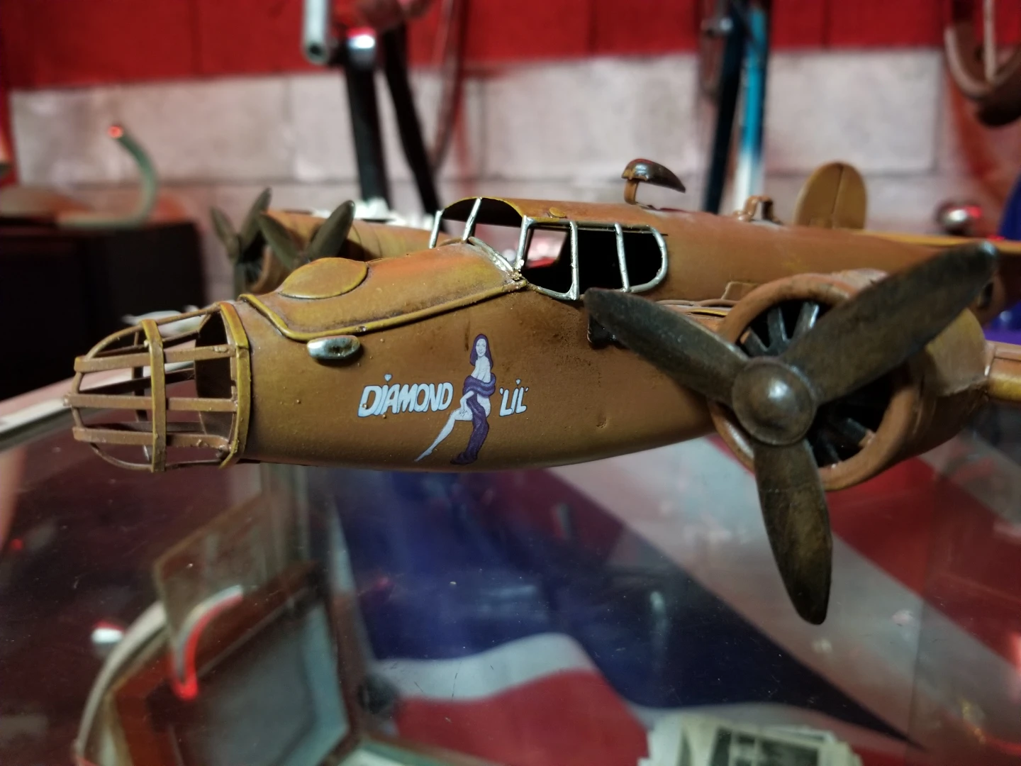 Tin Model Airplane Diamond lil WW2 B24 Bomber - photo 2