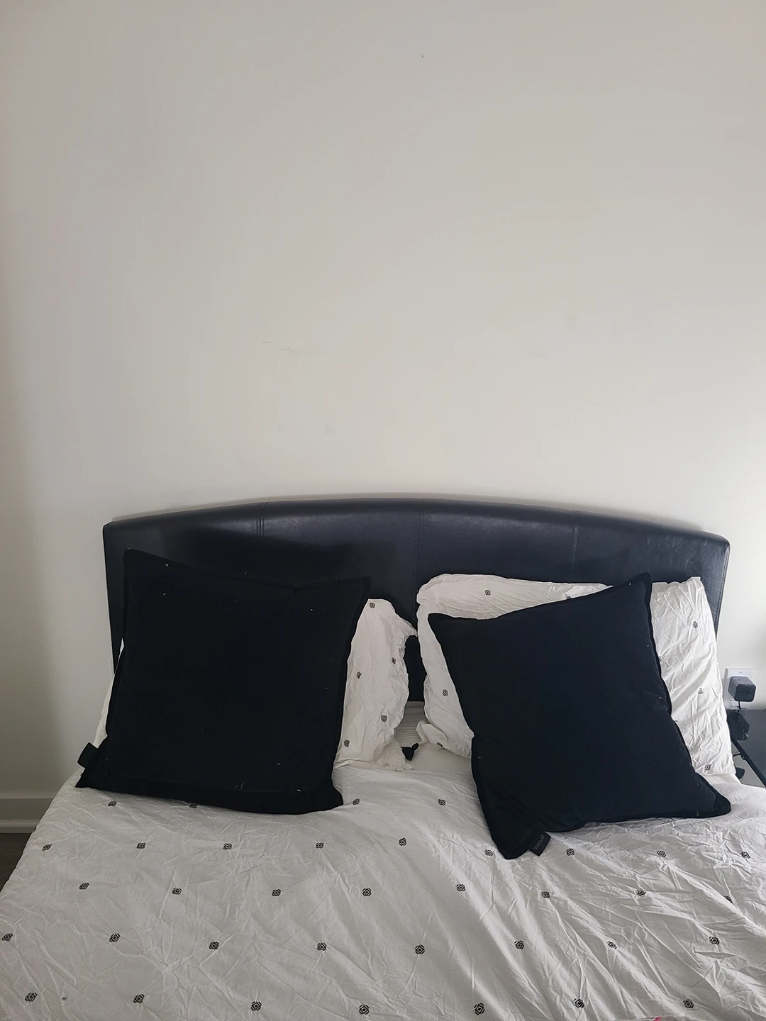 Black Double Bed in perfect condition thumbnail