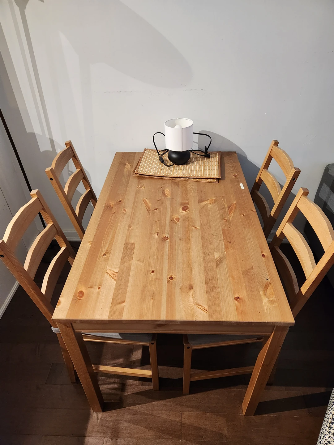 Dining Table with 4 chairs - photo 2