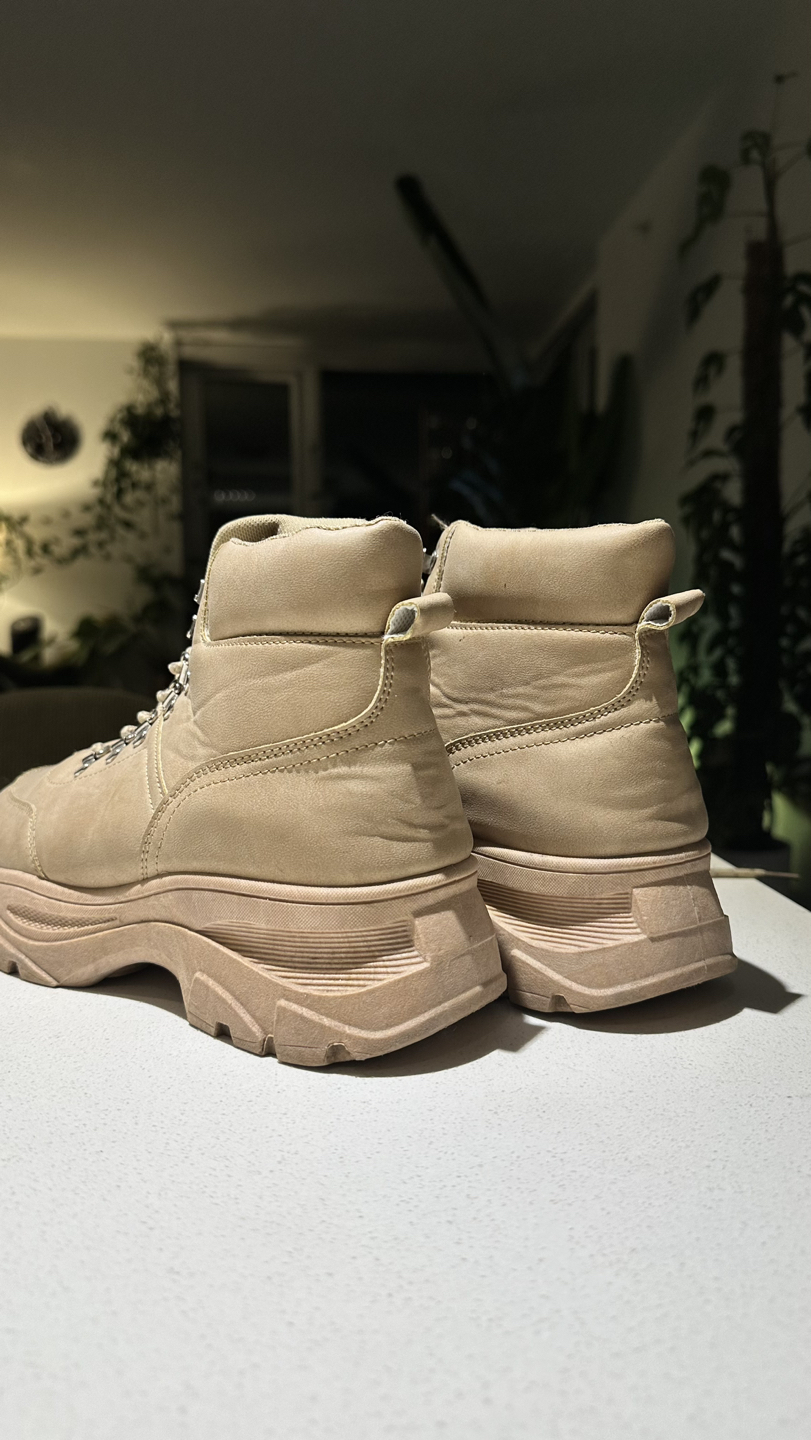 tan platform boots with gum sole - photo 2