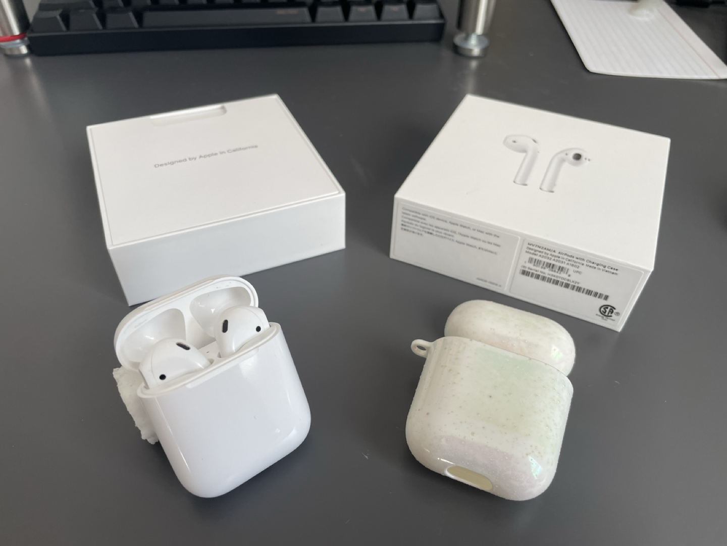 AirPods Gen 2 w/ Box thumbnail