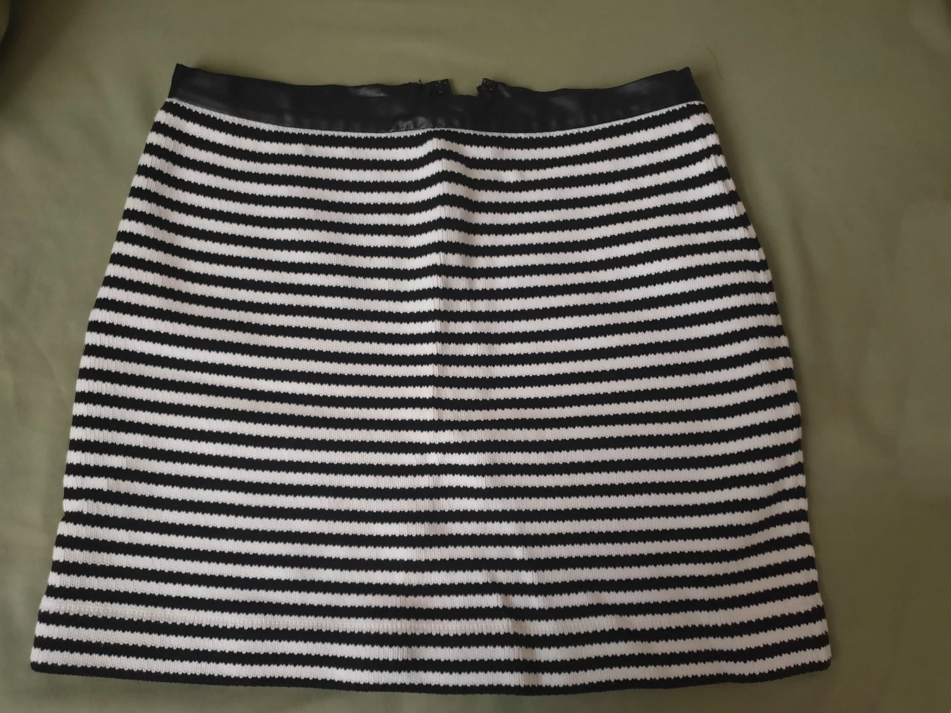 stripe mini skirt image indicator(2)