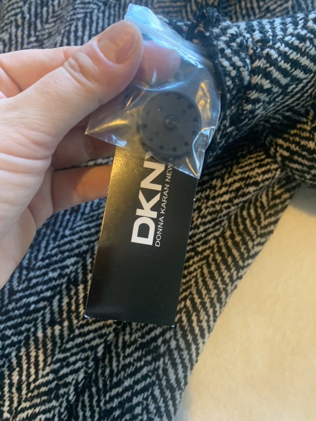 NWT Donna Karan coat - Size M image indicator(10)