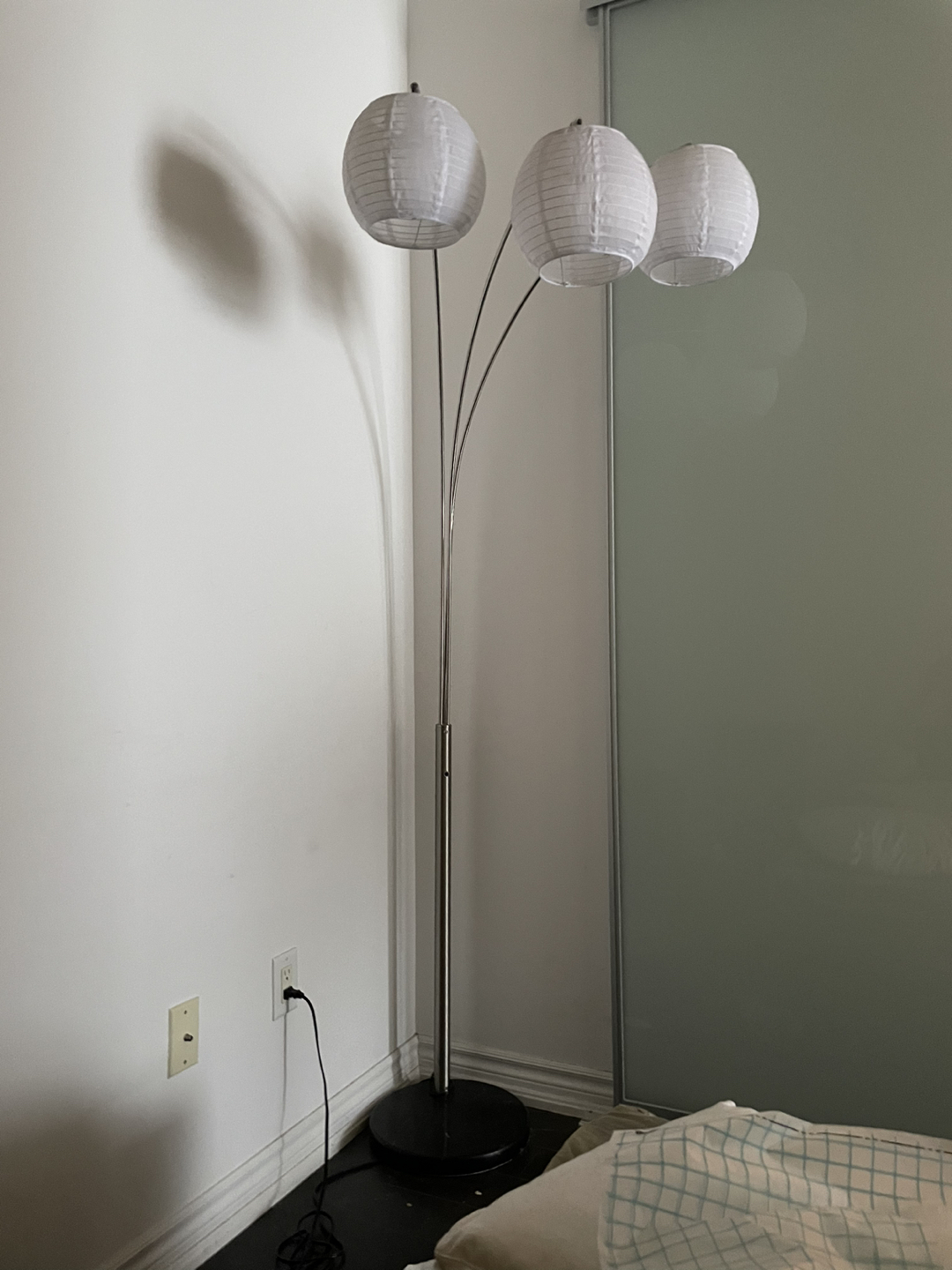 Floor lamp with 3 lanterns