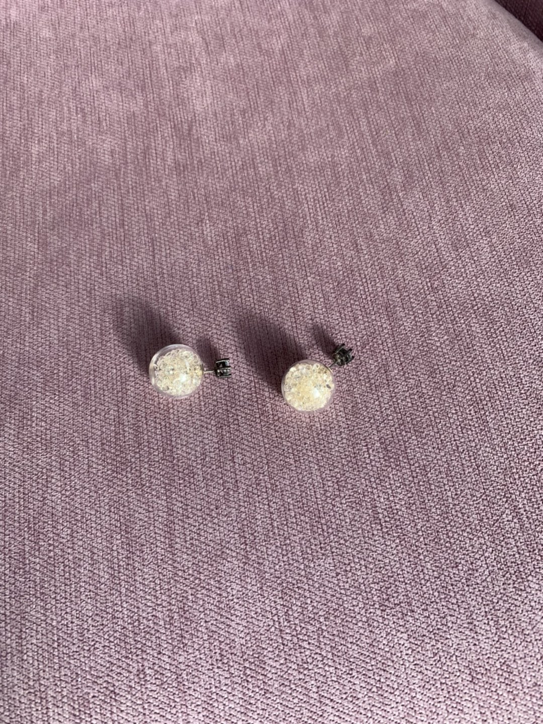 Snow globe sparkly earrings image indicator(2)