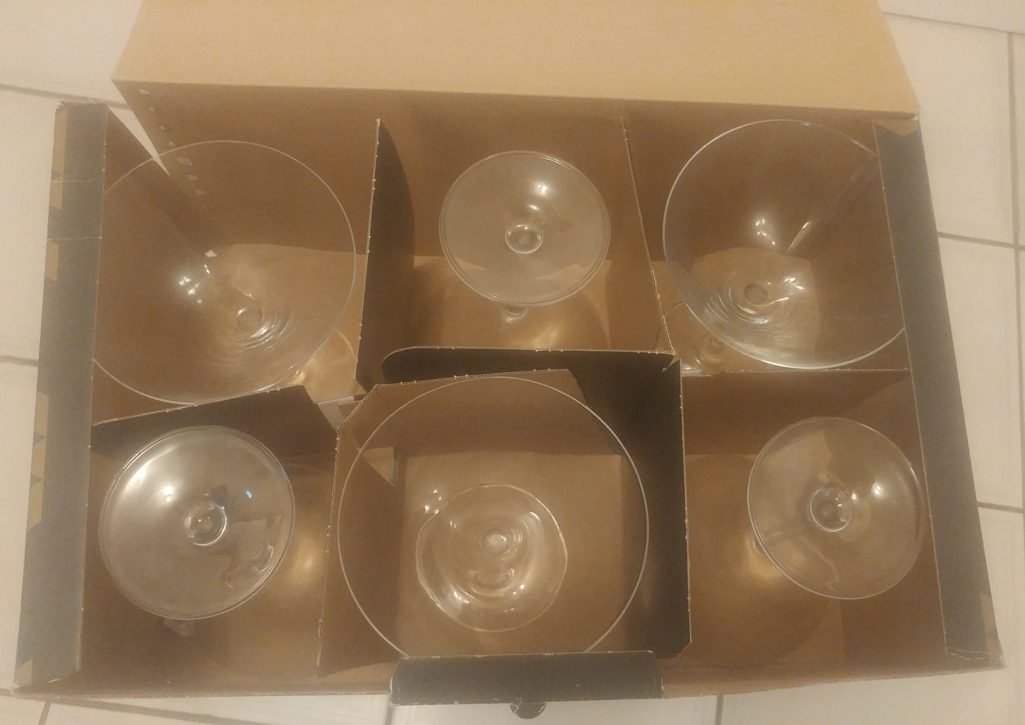 Free - Champagne European Glasses image indicator(2)