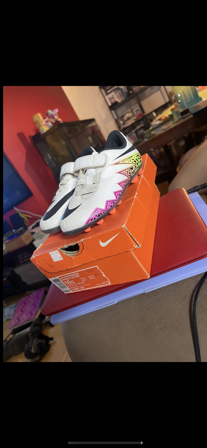 Kids soccer cleats
