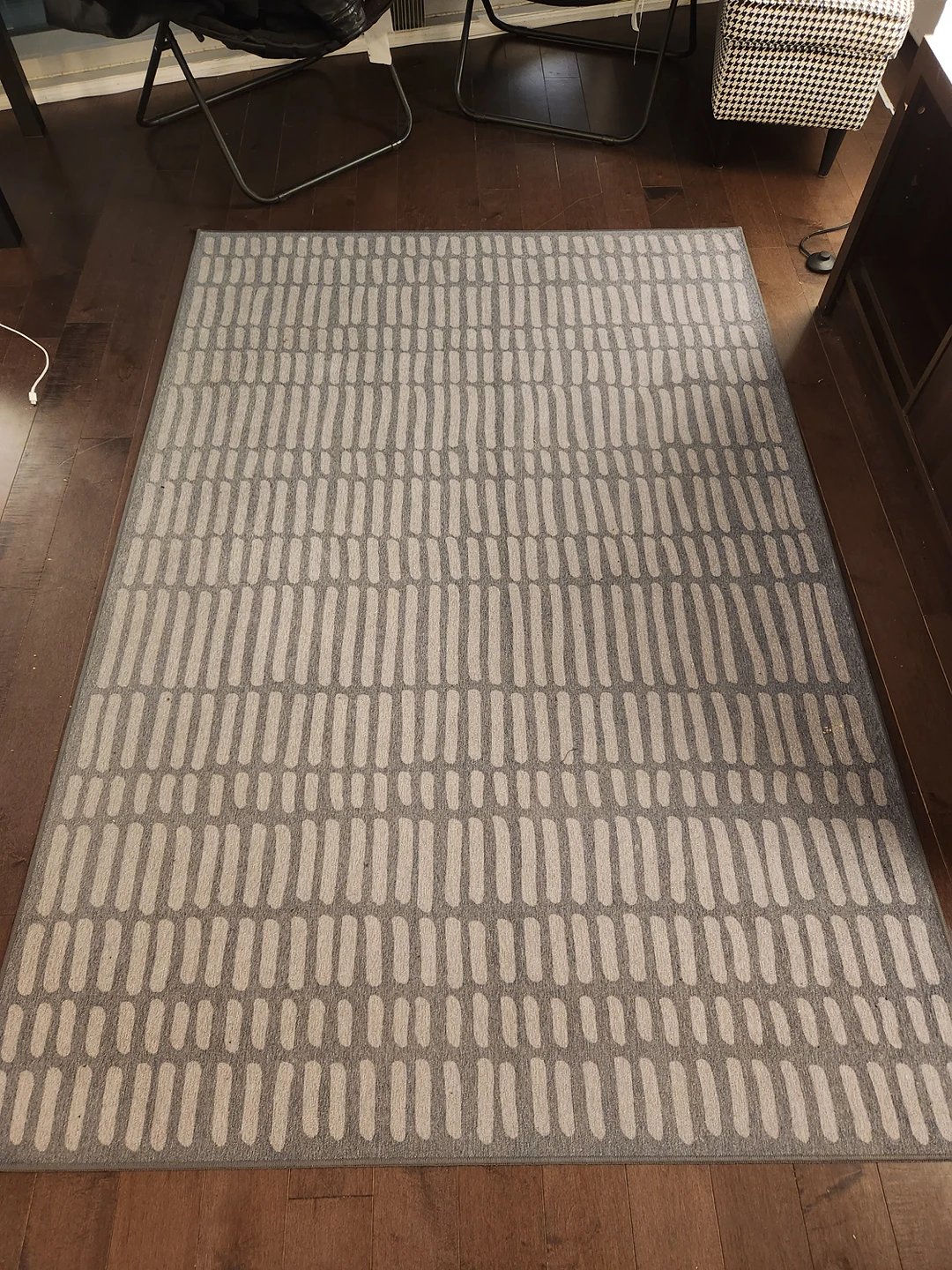 Grey rug/carpet
