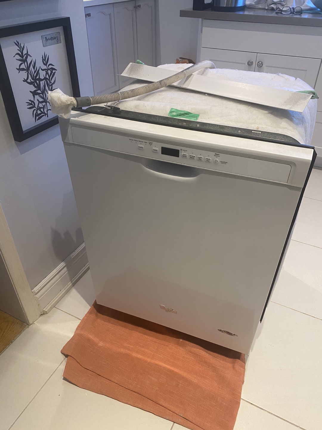 Dishwasher-Whirlpool thumbnail