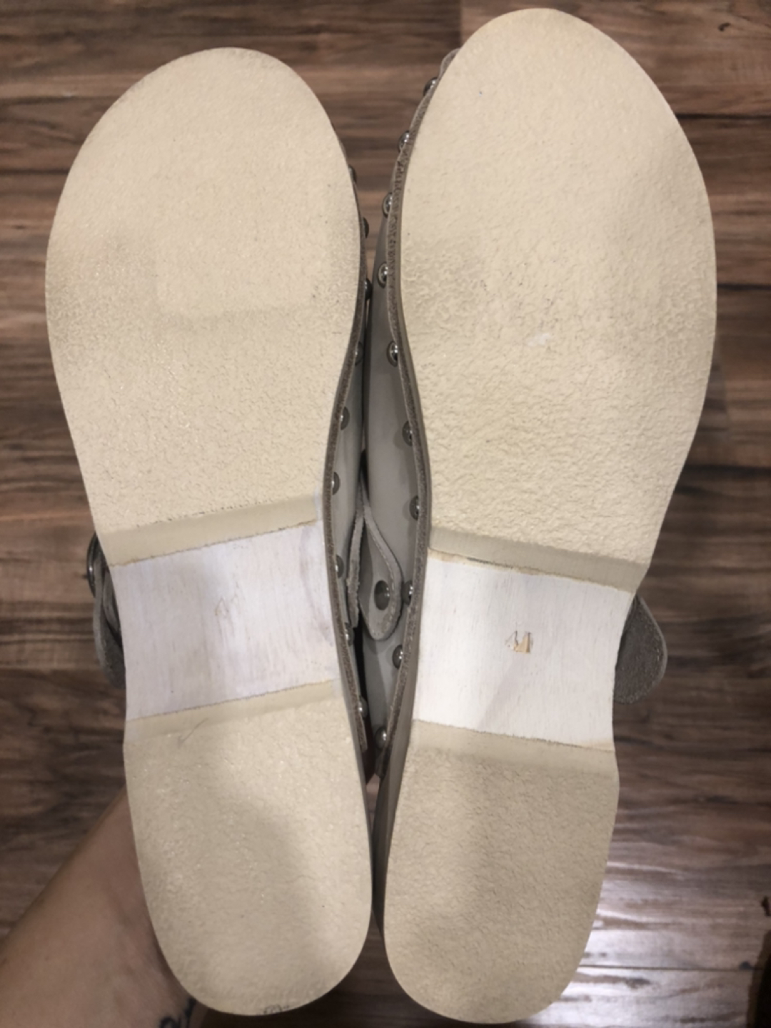 Mango clogs image indicator(8)