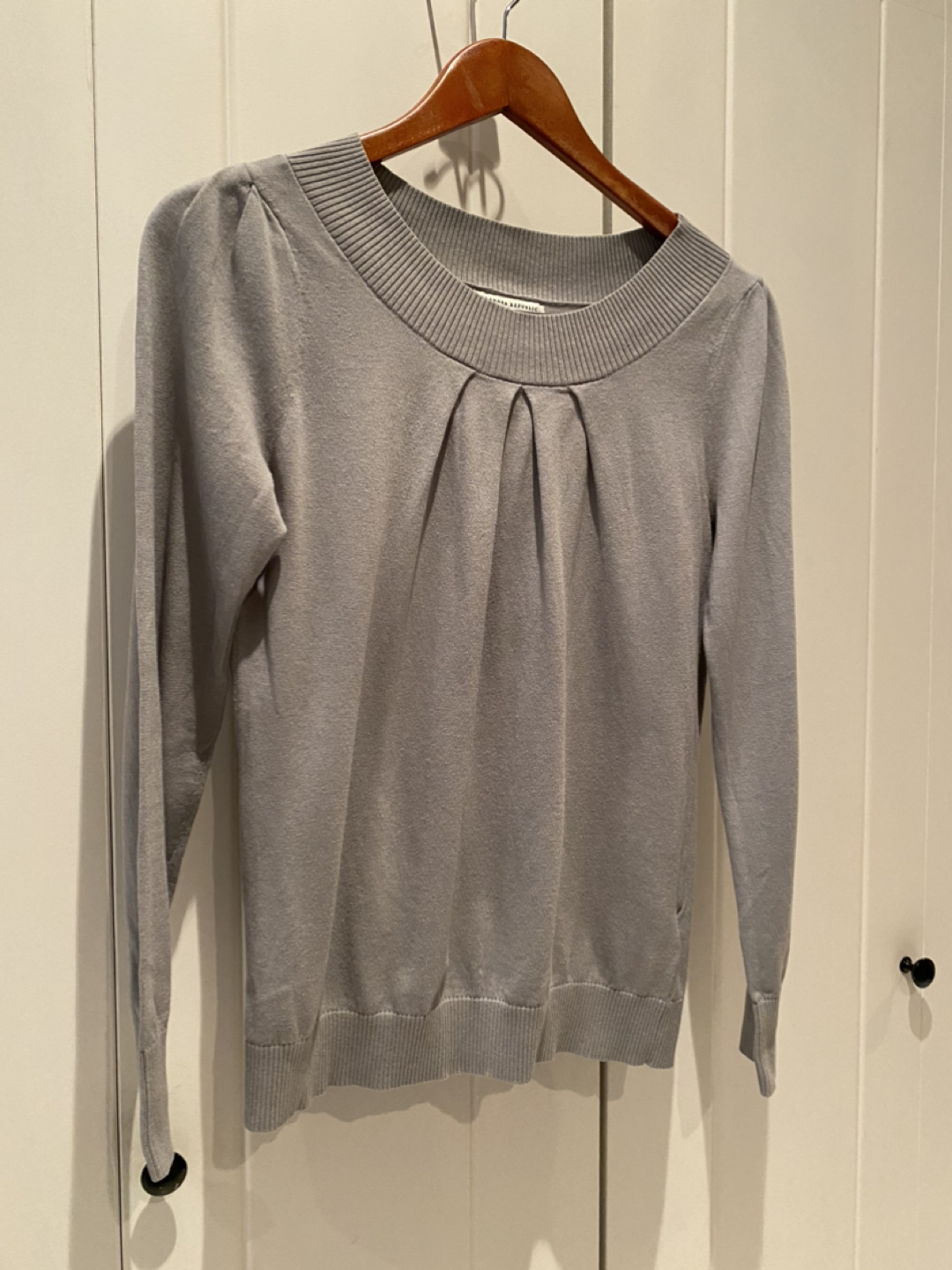 Banana Republic sweater thumbnail