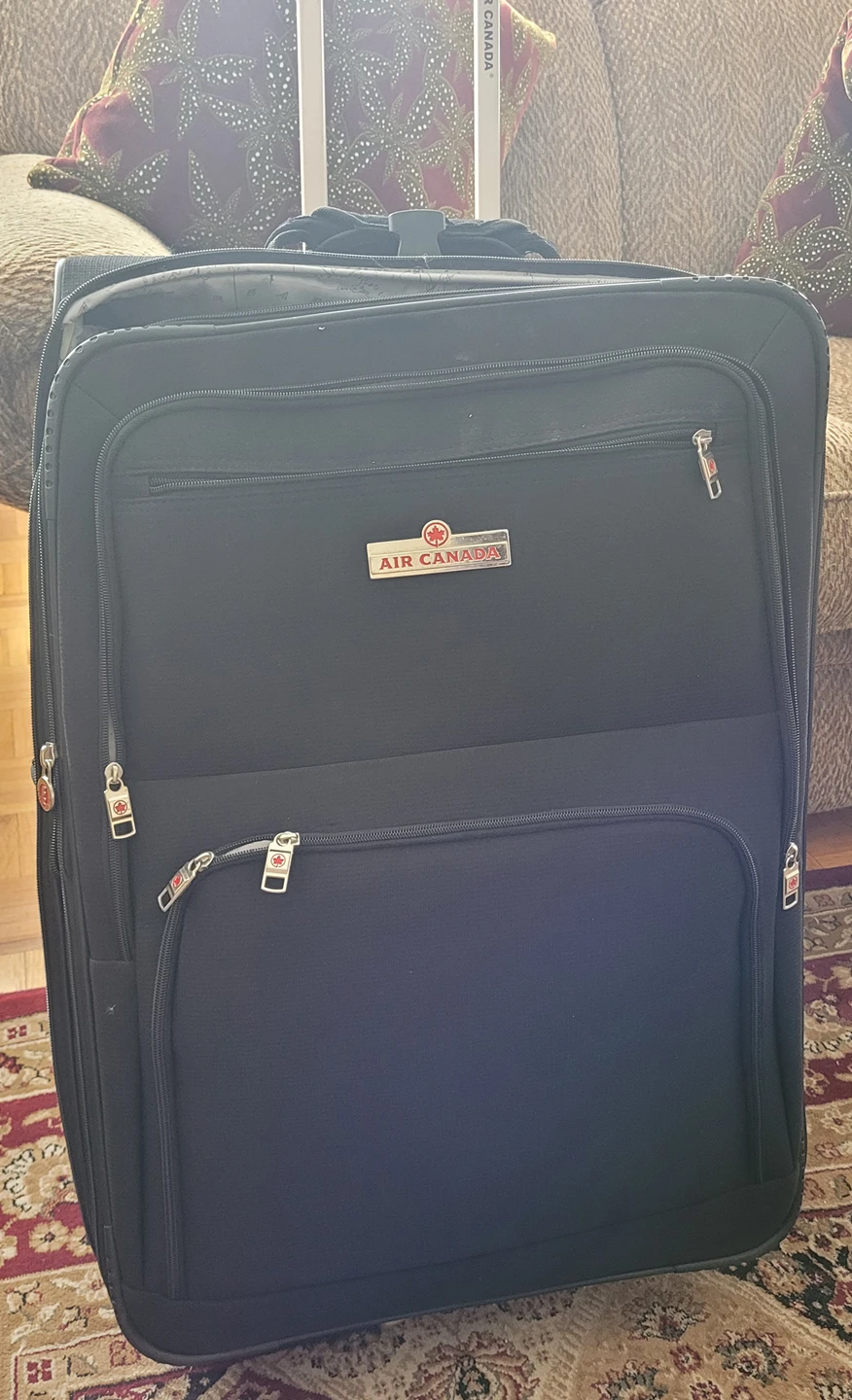 Air Canada suitcase thumbnail