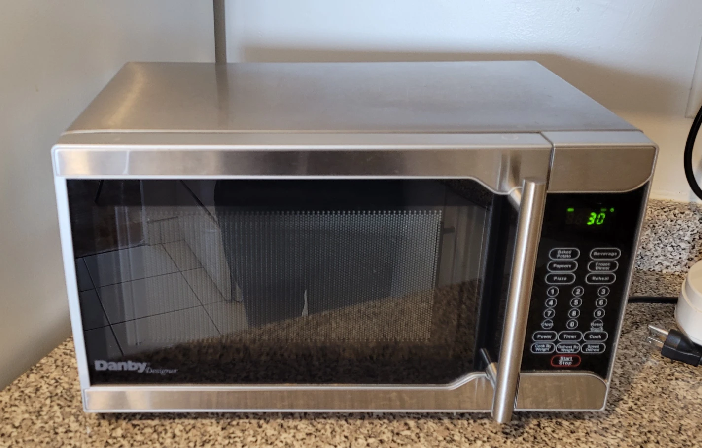 Danby Microwave 700 Watts
