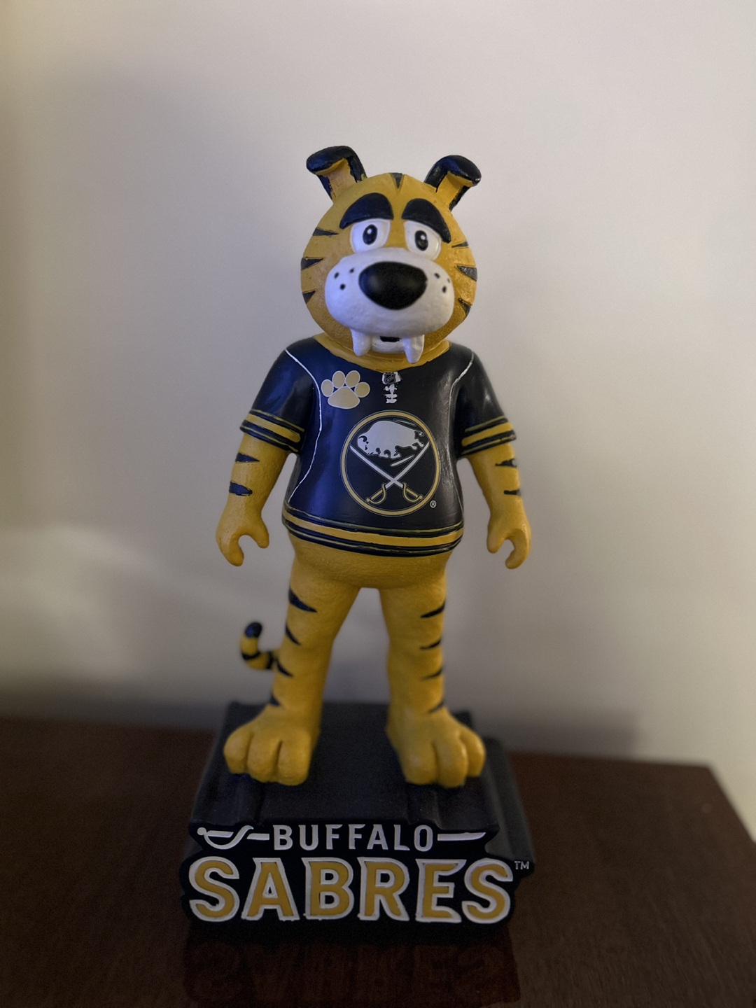 NHL Buffalo Sabres Figurine thumbnail