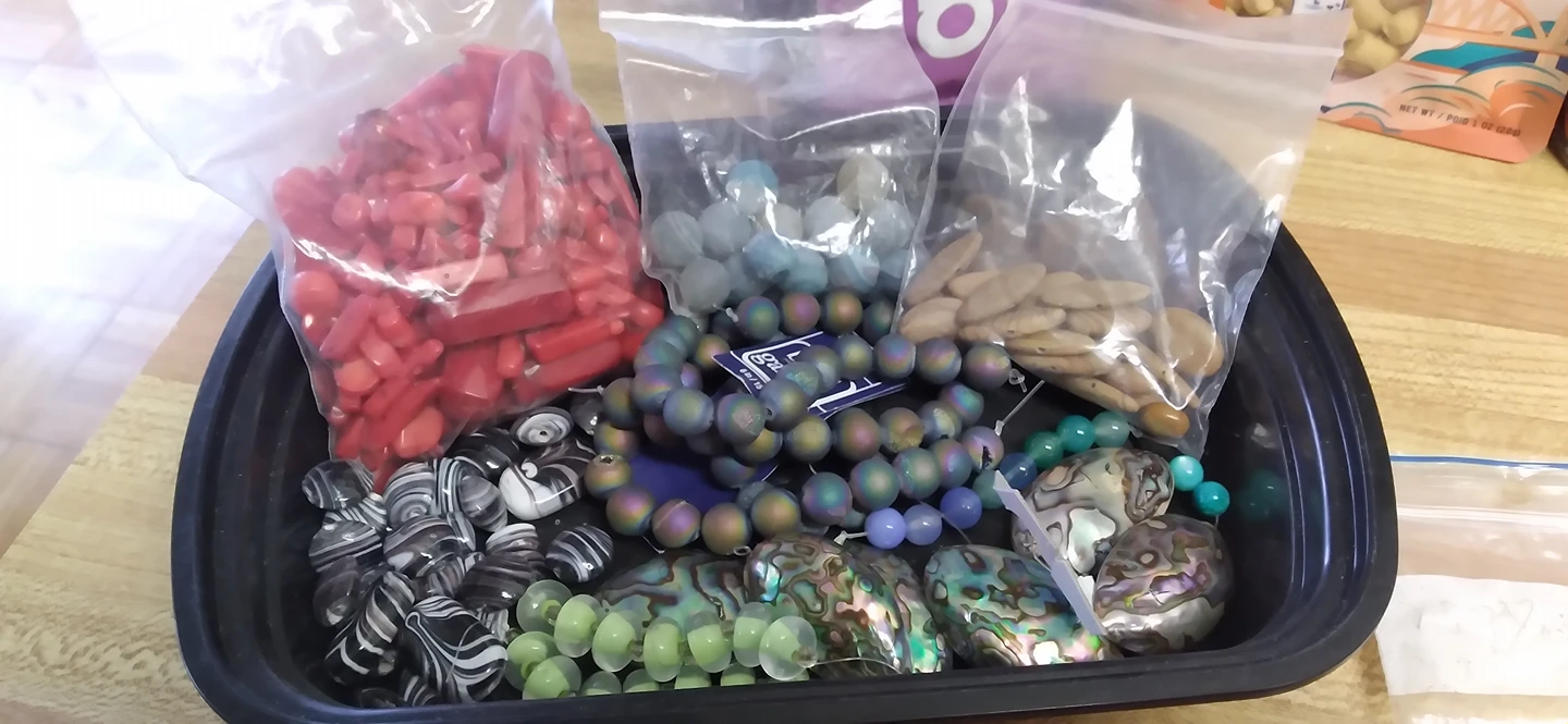 8.5oz Red Coral, Abalone Shells, Multi Iris Agate, Glass beads - photo 2
