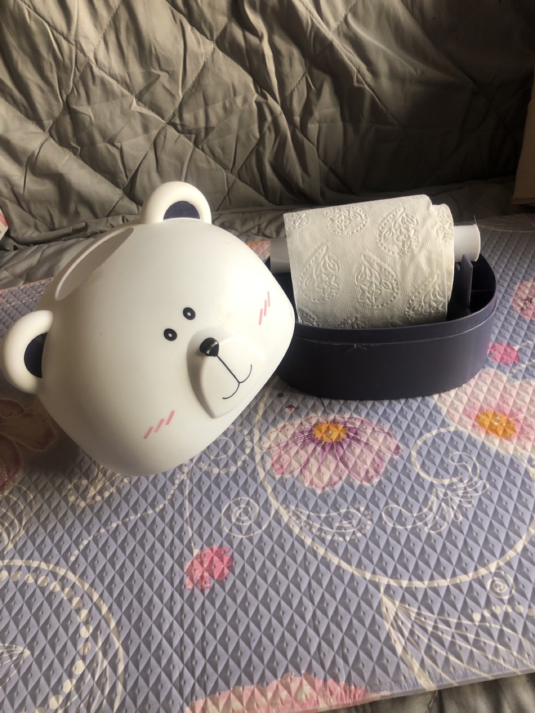 Cute plastic tissue roll dispenser image indicator(4)