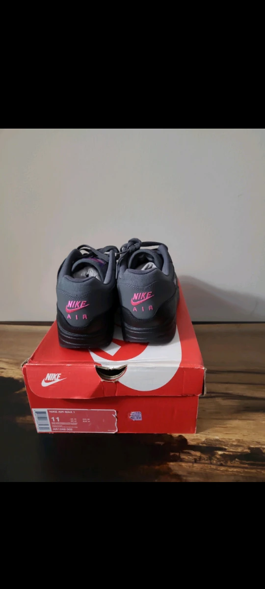 Nikes for sale - photo 3