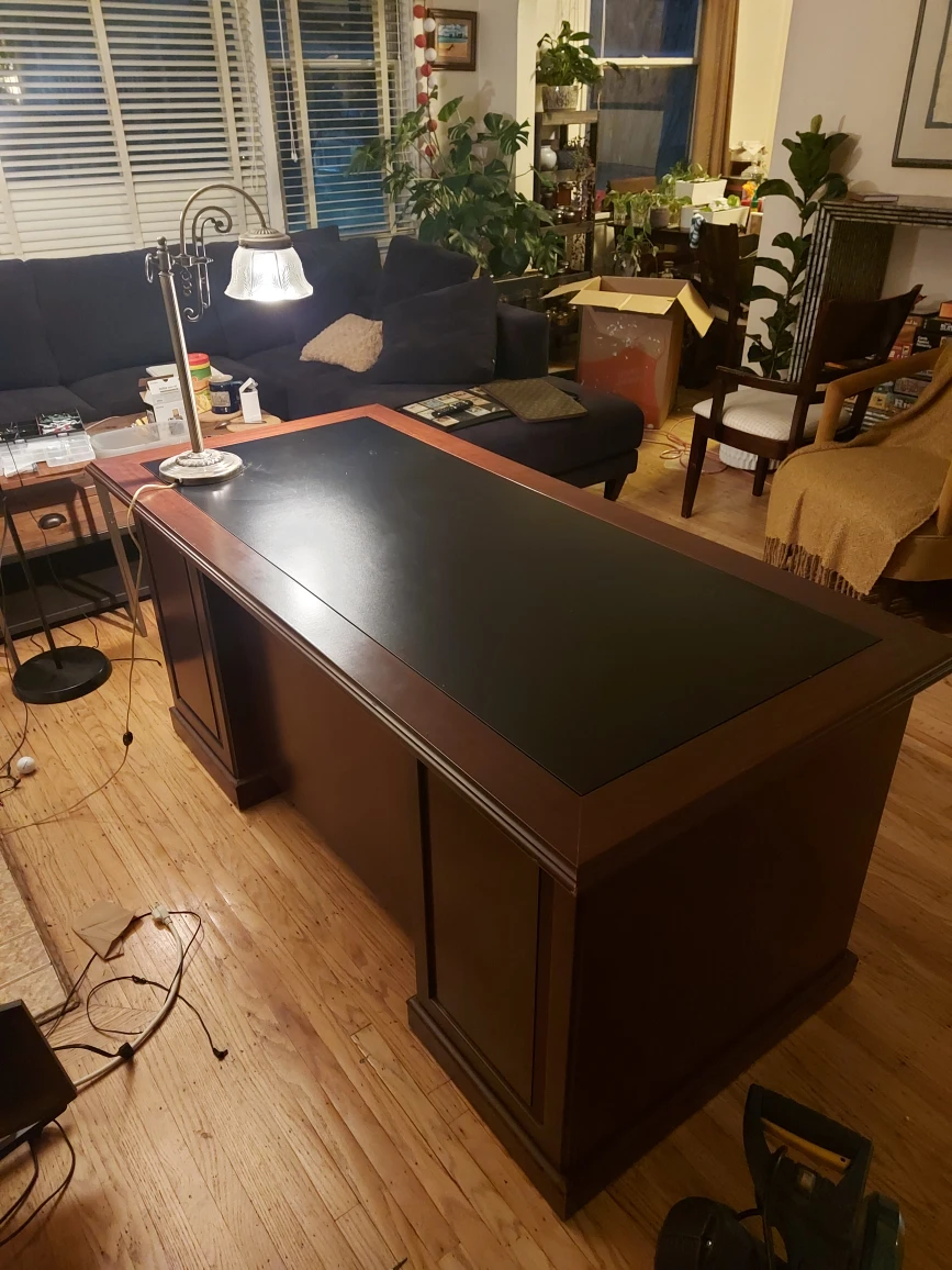 Solid executive desk image indicator(3)