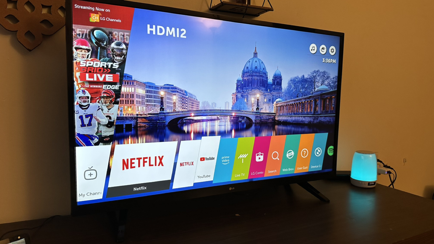 LG 43”4K UHDR Smart TV