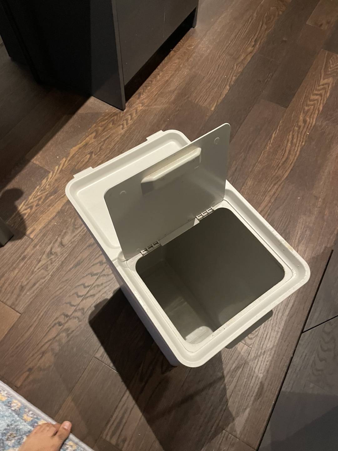 Garbage bin - photo 2